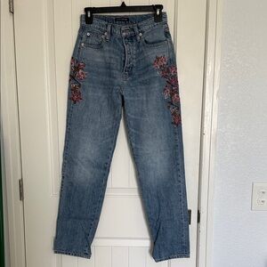 Lucky Brand Blue Jeans with Floral Embroidery mom jeans, high rise size 2/26 R